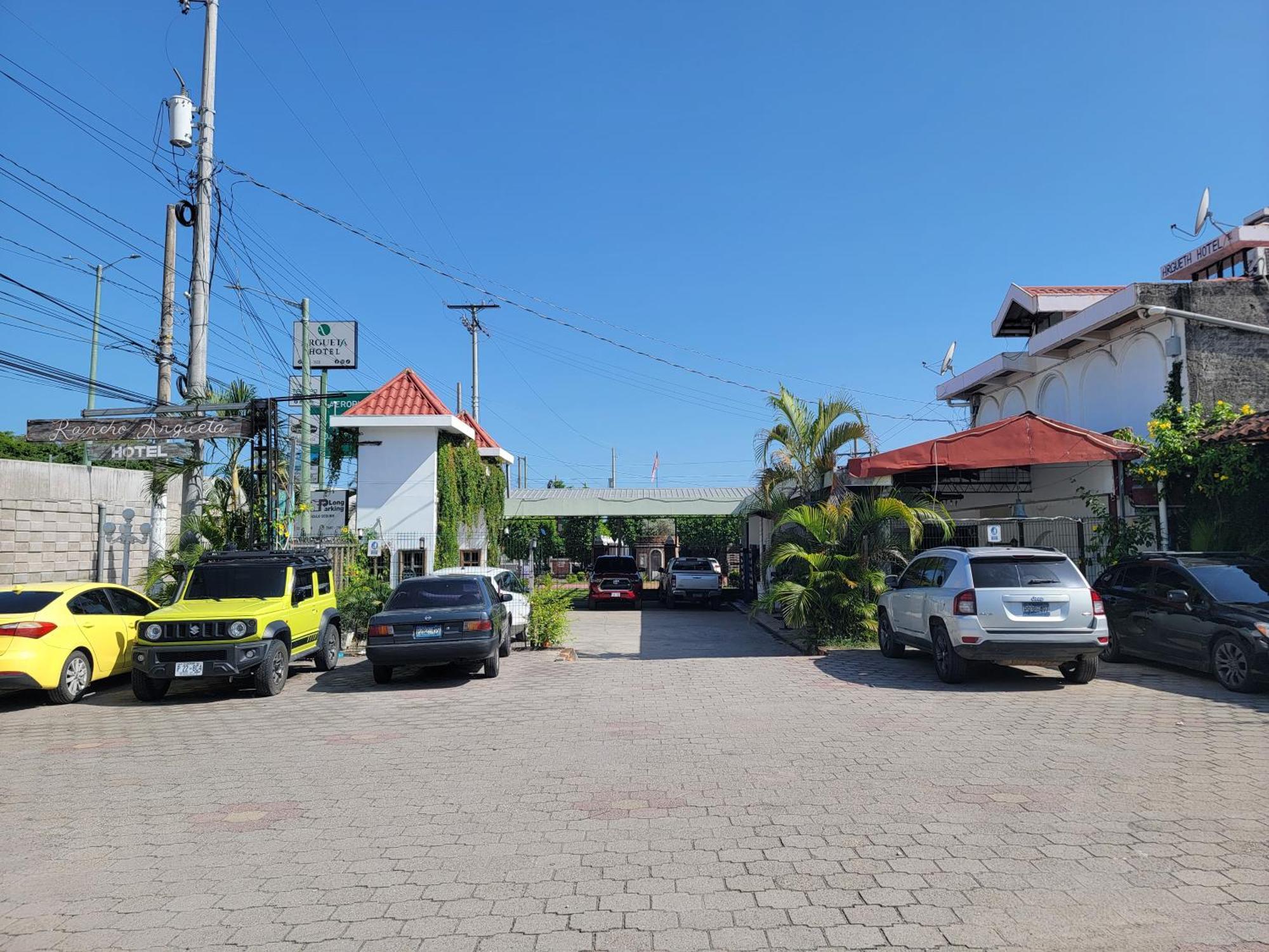 Argueta Hotel San Luis Екстериор снимка